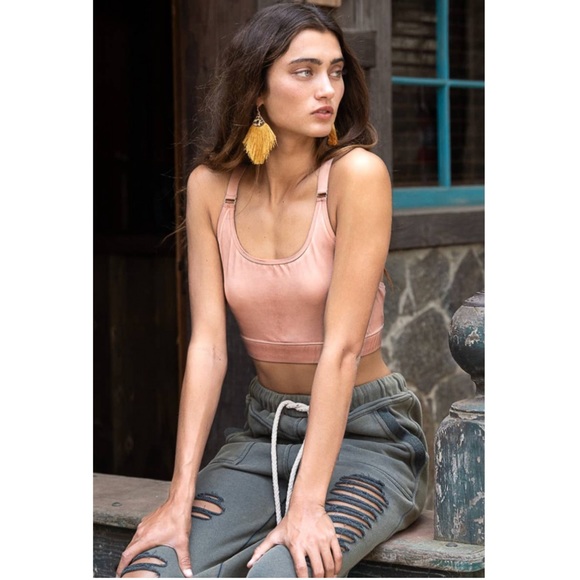 Yoga Bitch Silhouette Sporty Bra Crop NWT - Picture 3 of 16